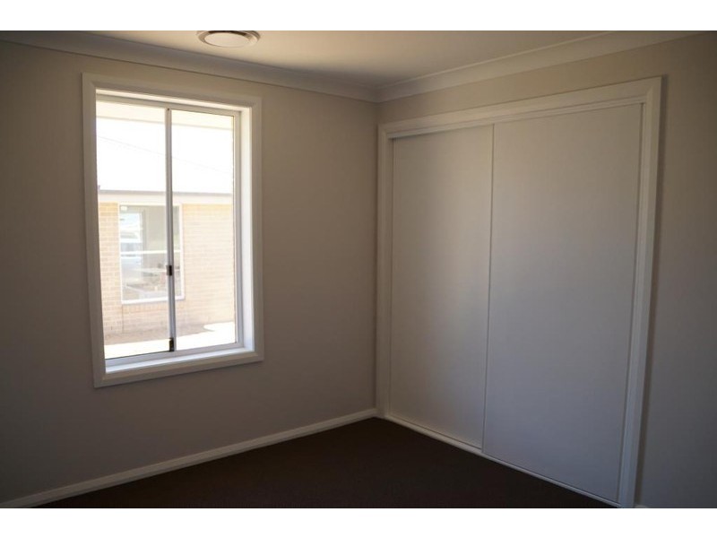 8 Dalbeattie Crescent, Dubbo NSW 2830