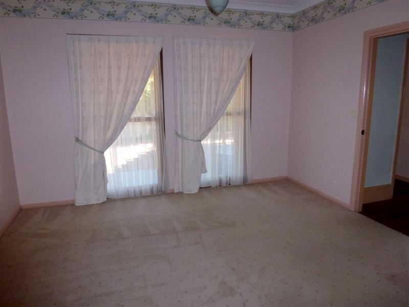 15 Erica Close, Dubbo NSW 2830