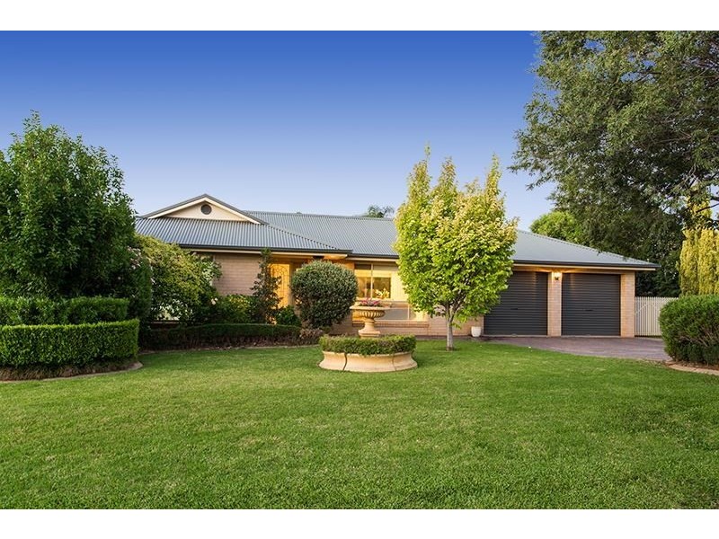 14 Ken McMullen Place, Dubbo NSW 2830