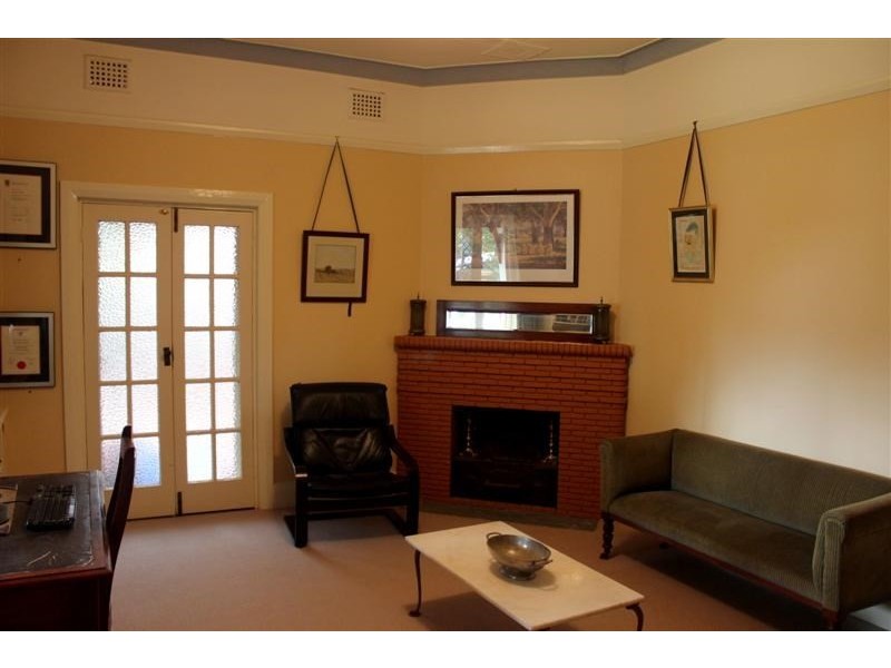 106 Gipps Street, Dubbo NSW 2830