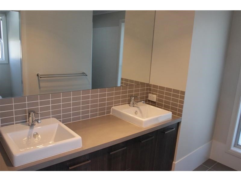 2 Champagne Drive, Dubbo NSW 2830