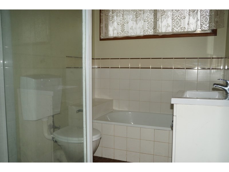 2A Greenway Place, Dubbo NSW 2830