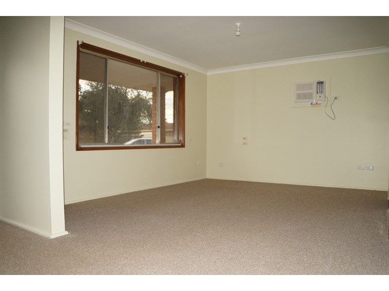 2A Greenway Place, Dubbo NSW 2830