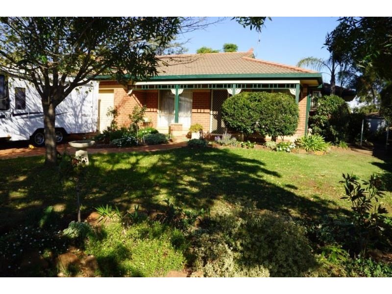 11B Wise Close, Dubbo NSW 2830