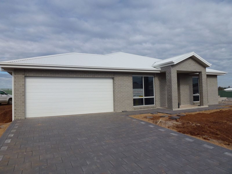 6 Aquarius Court, Dubbo NSW 2830