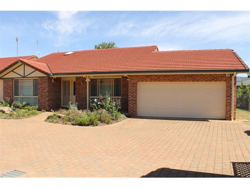 1/4 Clearwater Place, Dubbo NSW 2830