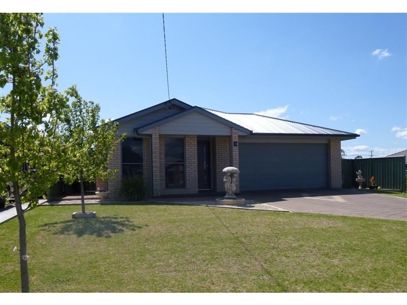 51 Catherine Drive, Dubbo NSW 2830