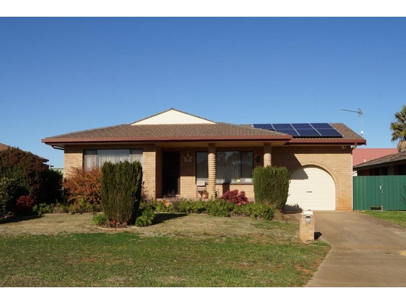 27 Oxley Circle, Dubbo NSW 2830