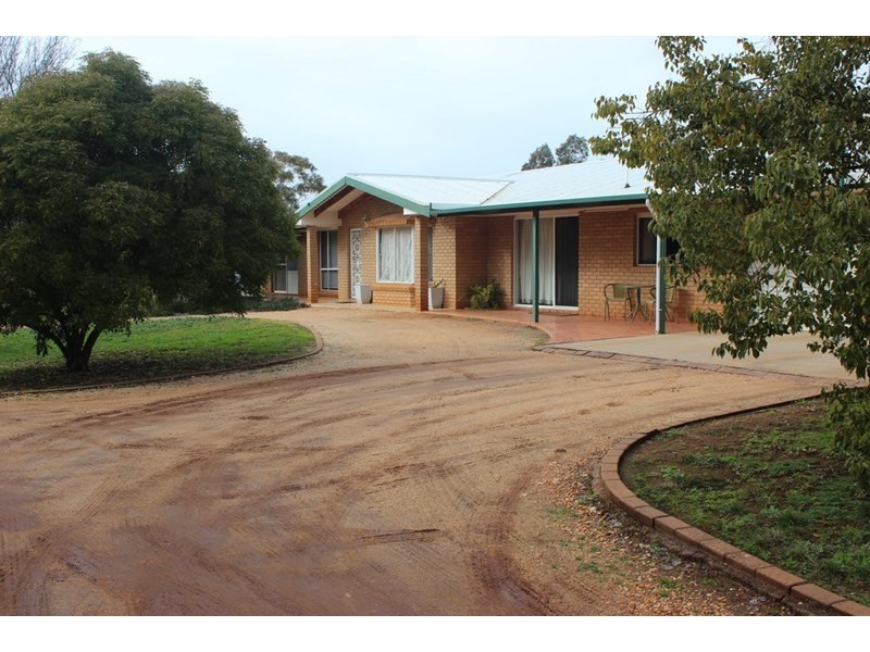 21 Colony Crescent, Dubbo NSW 2830