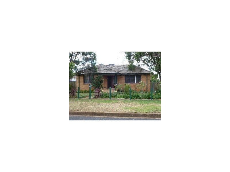 18 Lovett Avenue, Dubbo NSW 2830