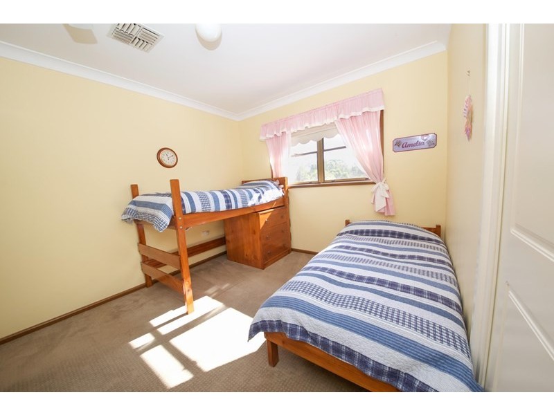 15 Beveridge Crescent, Dubbo NSW 2830