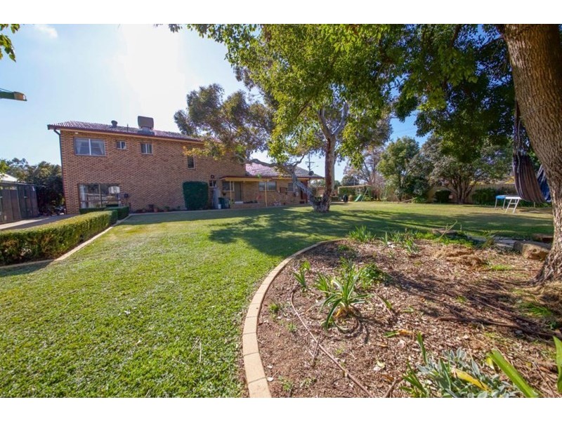 15 Beveridge Crescent, Dubbo NSW 2830