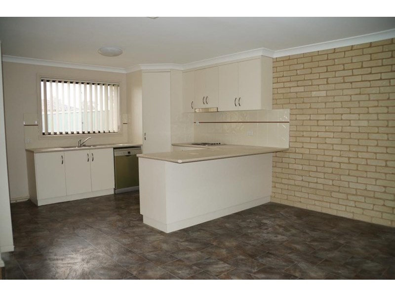 9B Ironbark Close, Dubbo NSW 2830