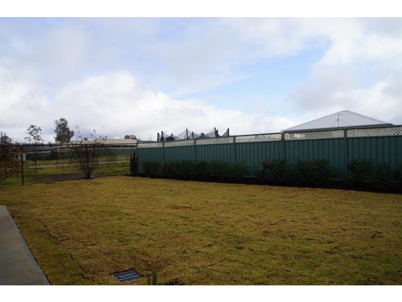 9B Ironbark Close, Dubbo NSW 2830