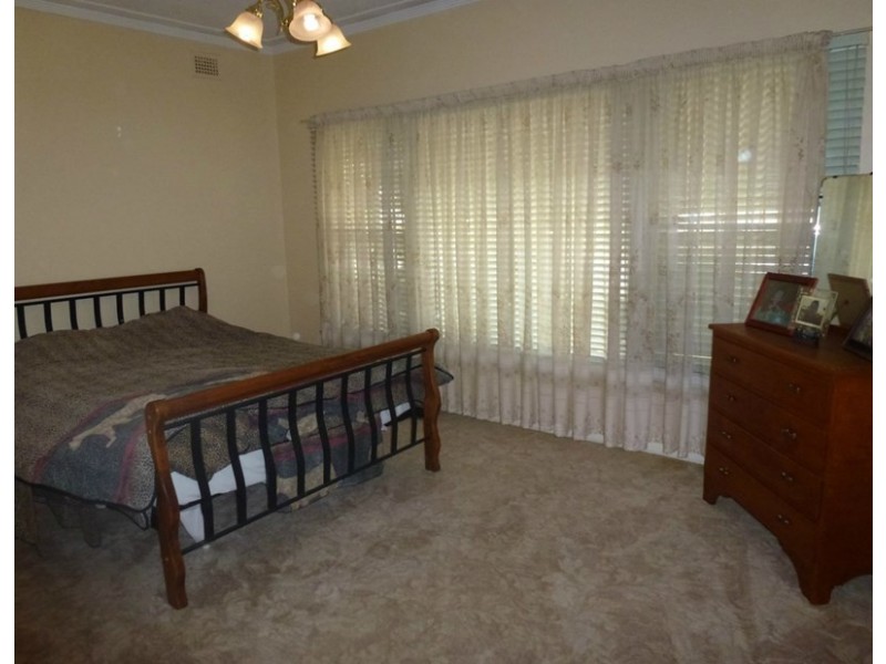 2 Lovett Avenue, Dubbo NSW 2830