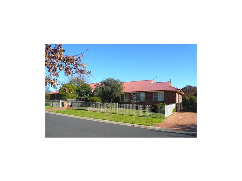 7A & 7B Clearwater Place, Dubbo NSW 2830