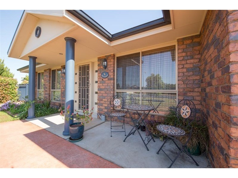 14 Noccundra Place, Dubbo NSW 2830