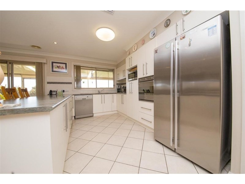 14 Noccundra Place, Dubbo NSW 2830