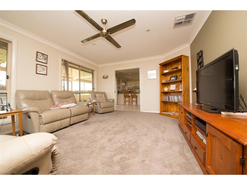 14 Noccundra Place, Dubbo NSW 2830