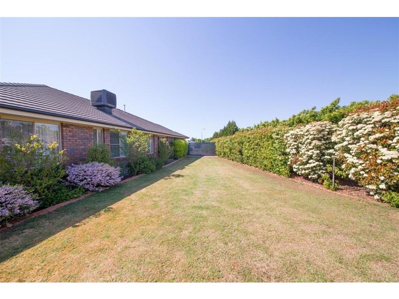 14 Noccundra Place, Dubbo NSW 2830