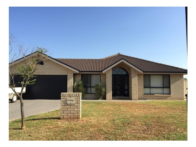 2 Sunvale Avenue, Dubbo NSW 2830