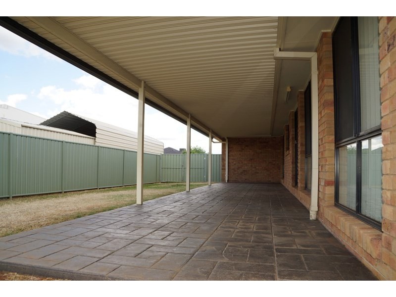 3 Hawkesbury Place, Dubbo NSW 2830