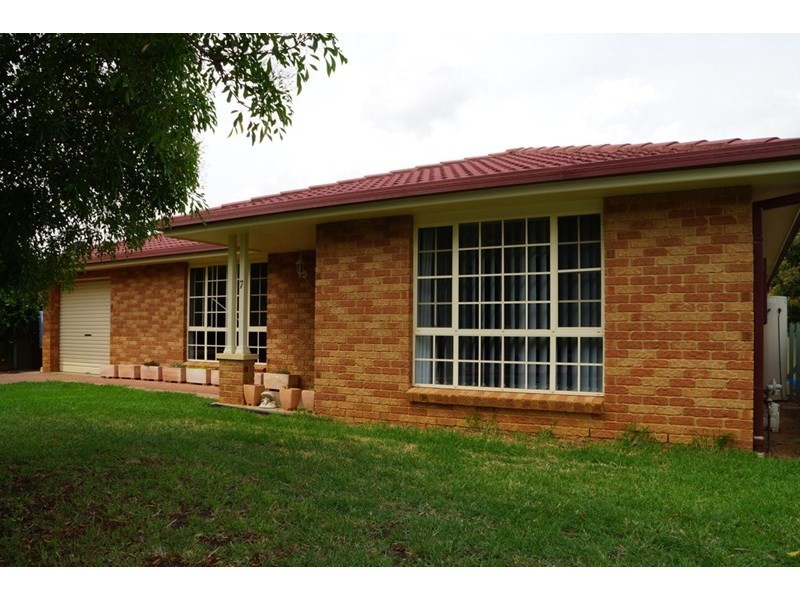 7 Teal Close, Dubbo NSW 2830