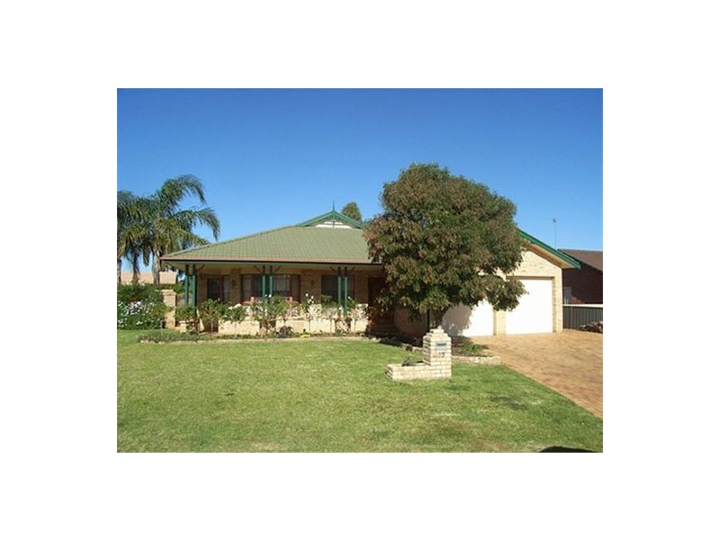 19 Ron Gordon Place, Dubbo NSW 2830
