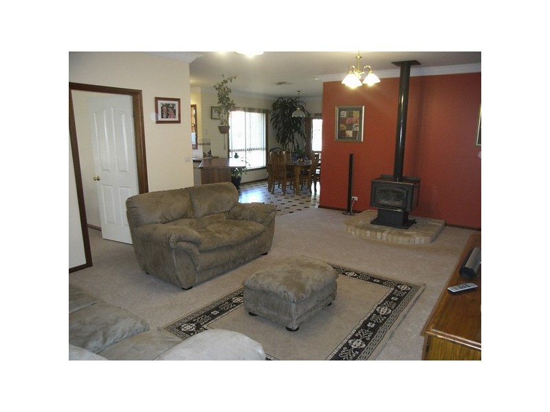 19 Ron Gordon Place, Dubbo NSW 2830
