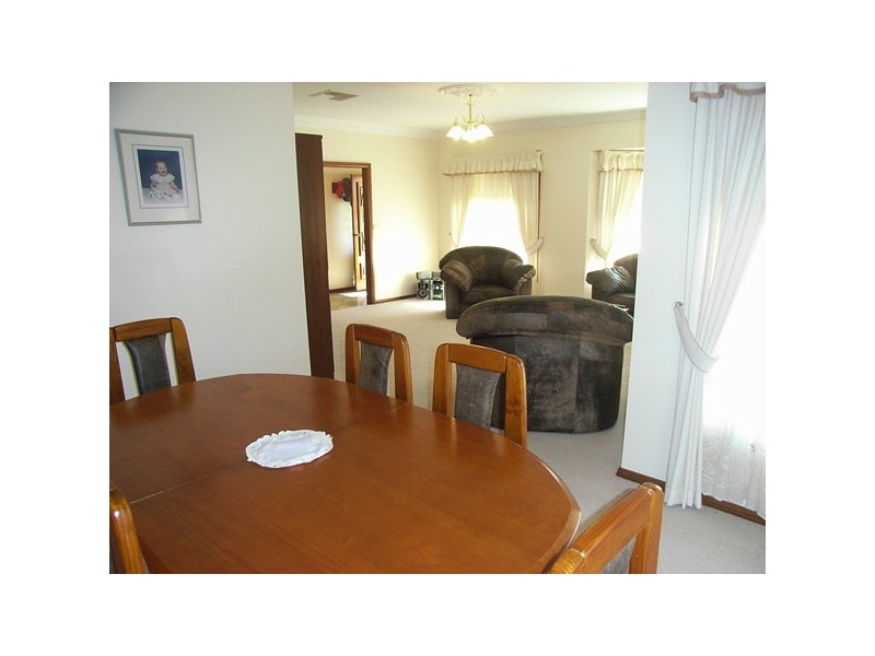 19 Ron Gordon Place, Dubbo NSW 2830