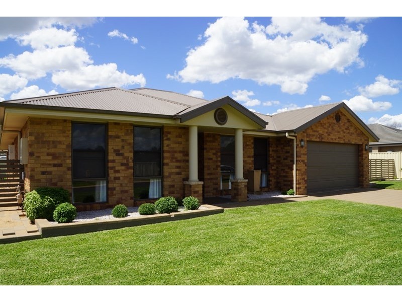 17 Sunvale Avenue, Dubbo NSW 2830