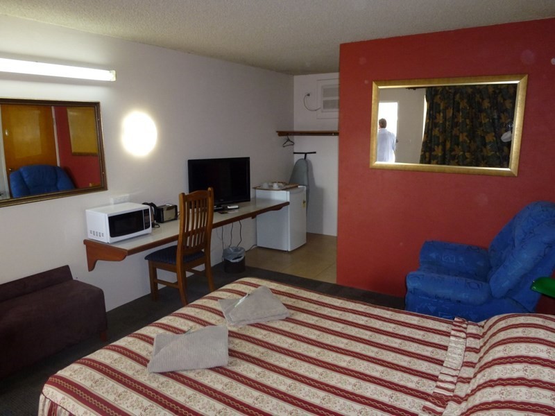 Motel Mandalay Lee Street, Wellington NSW 2820