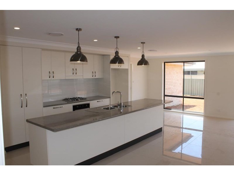15 Crossroads Drive, Dubbo NSW 2830
