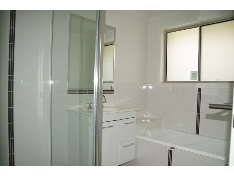 23B Dunheved Circle, Dubbo NSW 2830