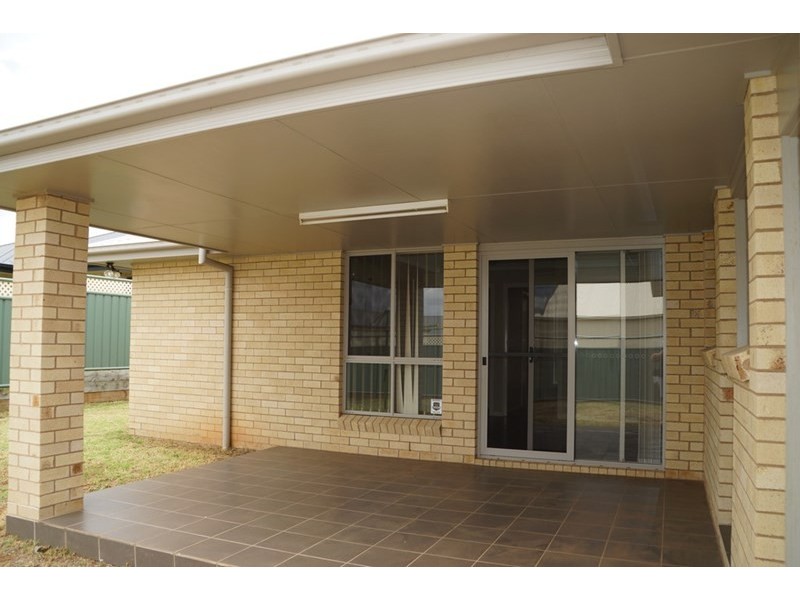 23B Dunheved Circle, Dubbo NSW 2830