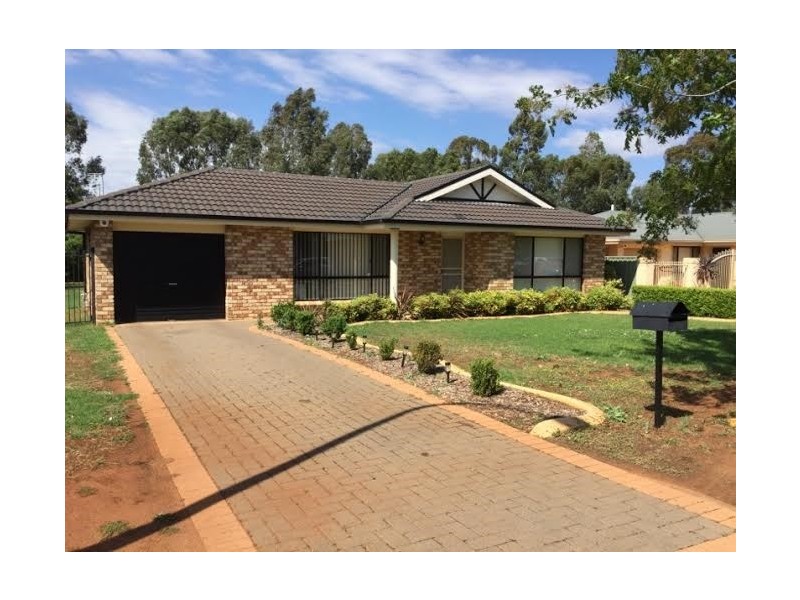 17 Namoi Crescent, Dubbo NSW 2830