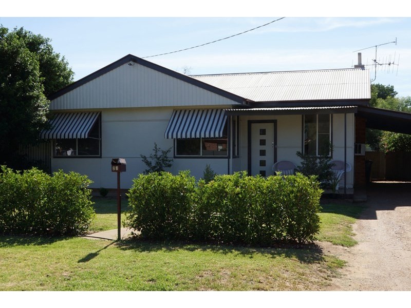 21 Algalah Street, Narromine NSW 2821