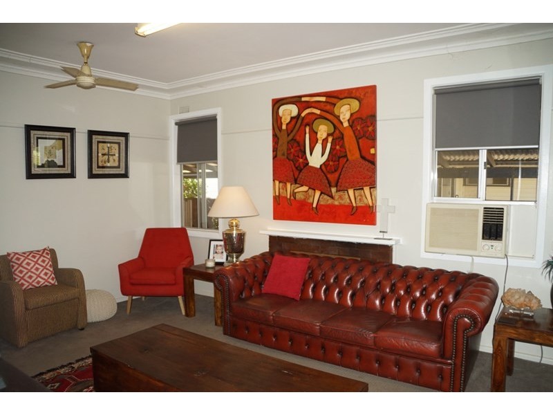 21 Algalah Street, Narromine NSW 2821