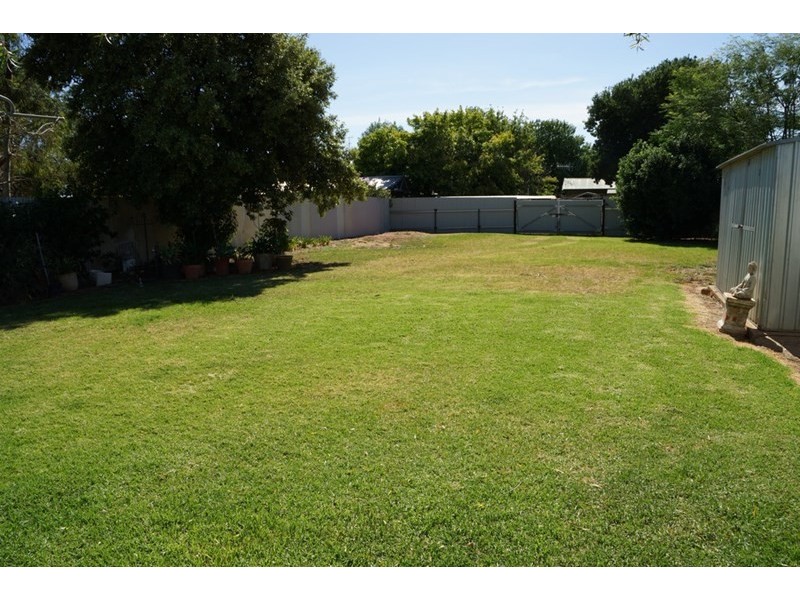 21 Algalah Street, Narromine NSW 2821