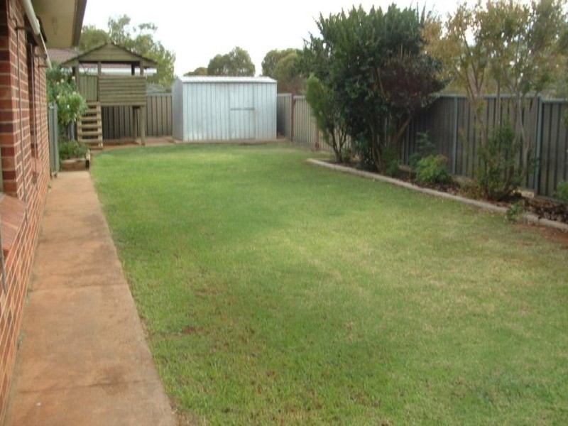 28 Kent Place, Dubbo NSW 2830
