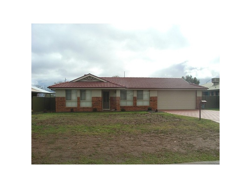 4 Cardiff Arms Avenue, Dubbo NSW 2830