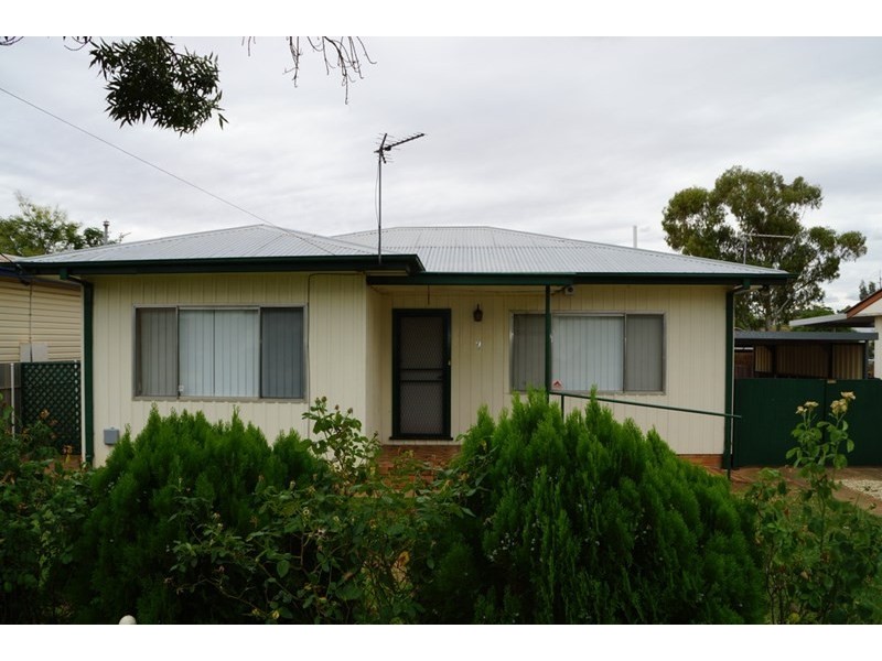 7 Bruce Avenue, Dubbo NSW 2830