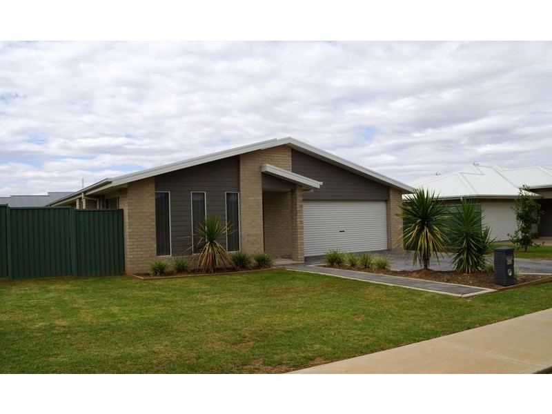 562 Wheelers Lane, Dubbo NSW 2830
