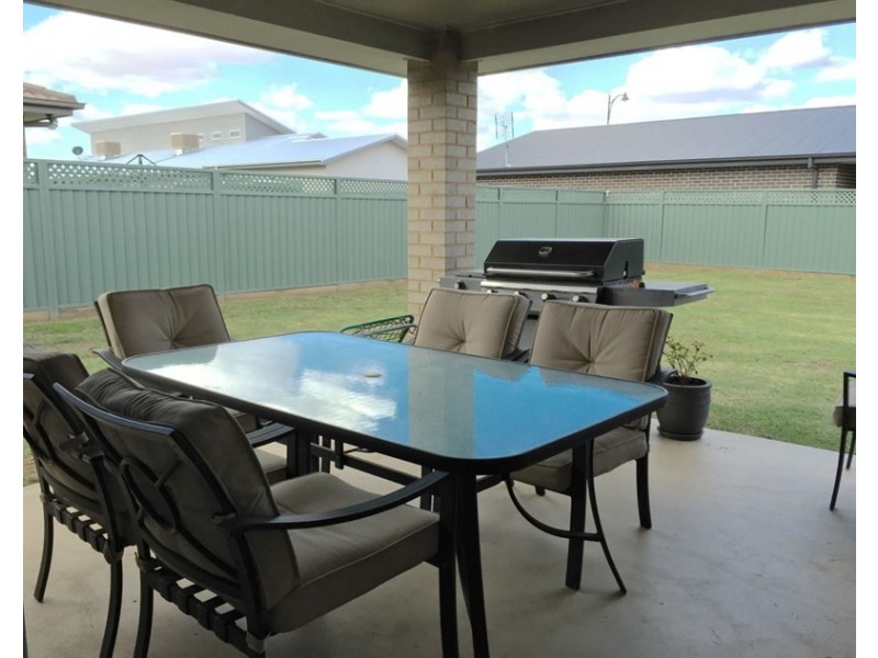 562 Wheelers Lane, Dubbo NSW 2830