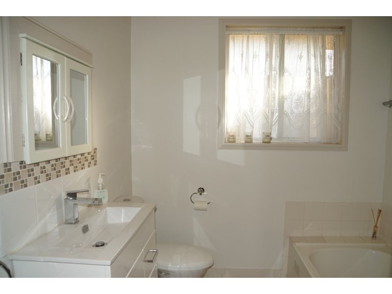 7 Burge Place, Dubbo NSW 2830