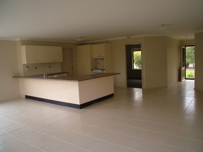 4 Eden Park Avenue, Dubbo NSW 2830