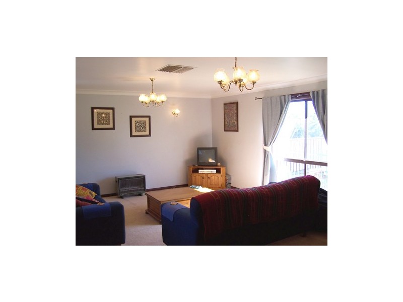 12 Hopkins Parade, Dubbo NSW 2830