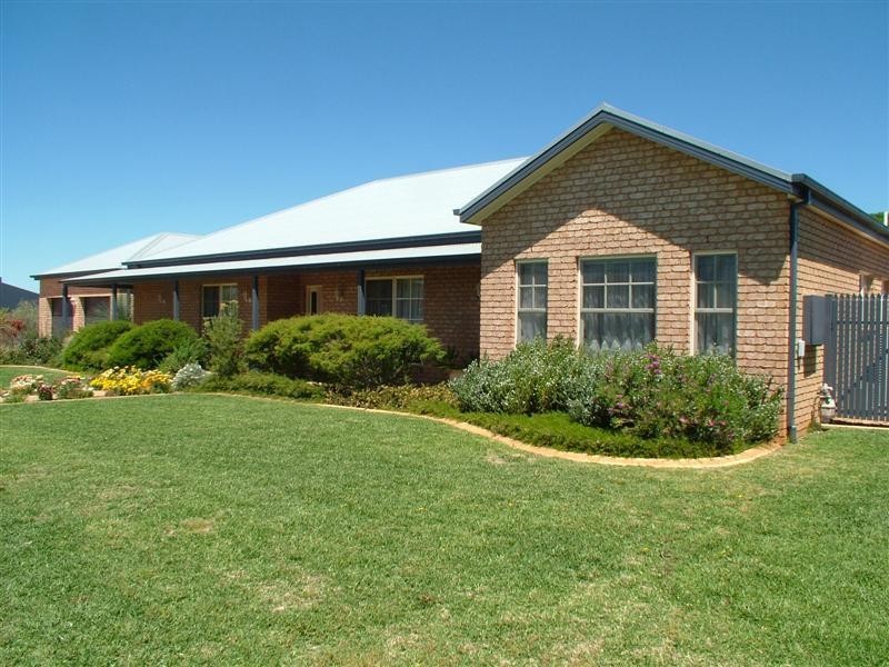 3 Lachlan Way, Dubbo NSW 2830