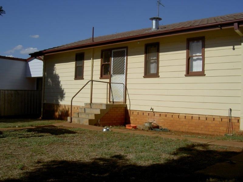 9 Braun Avenue, Dubbo NSW 2830