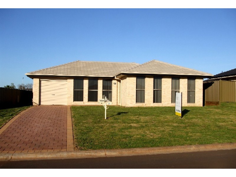 24 Arthur Summons Street, Dubbo NSW 2830